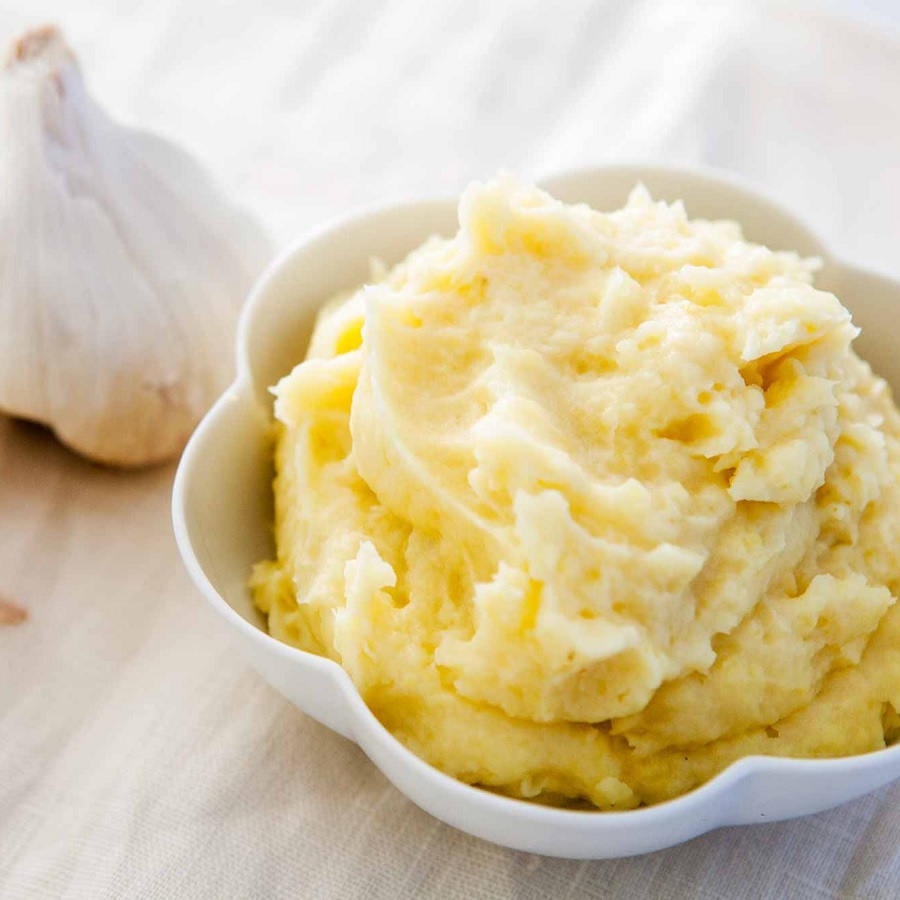 garlic mashed potatoes 01.jpg